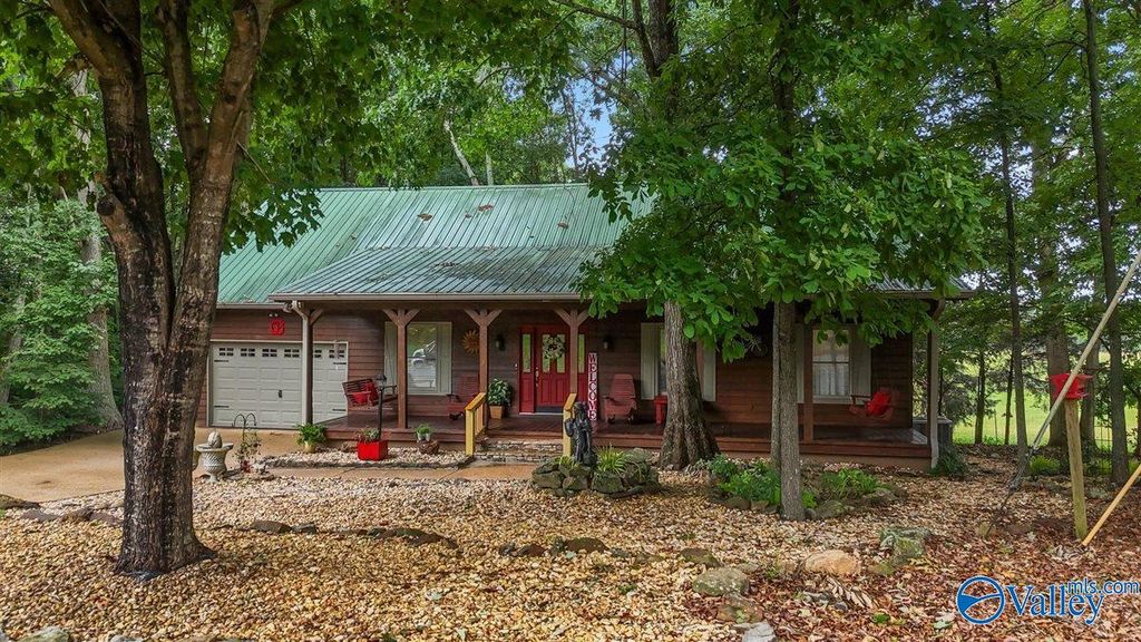 1304 Cardessa Lane, Grant, AL 35747