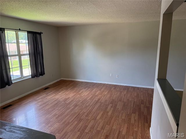 3850 Jeff Drive, St Charles, MO 63304