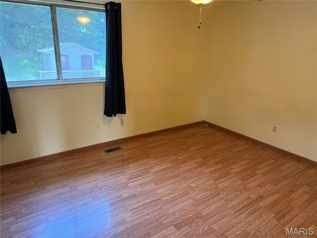 3850 Jeff Drive, St Charles, MO 63304