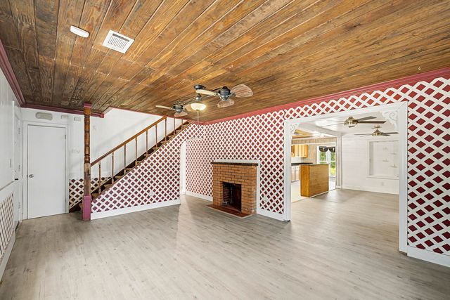 4881 Calvin Drive, Milton, FL 32583