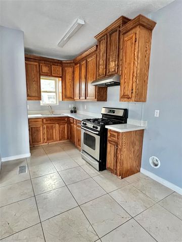 7328 Market Street, Houston, TX 77020