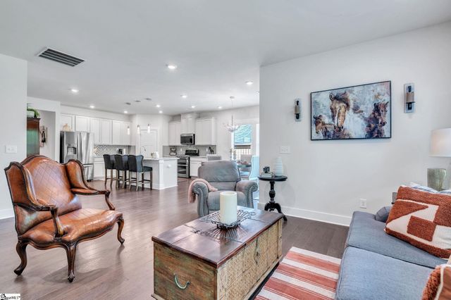 208 Obsidian Court, Simpsonville, SC 29680