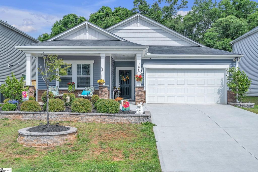 208 Obsidian Court, Simpsonville, SC 29680