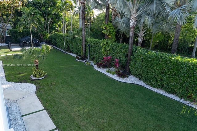 10475 SW 72nd Ave, Pinecrest, FL 33156