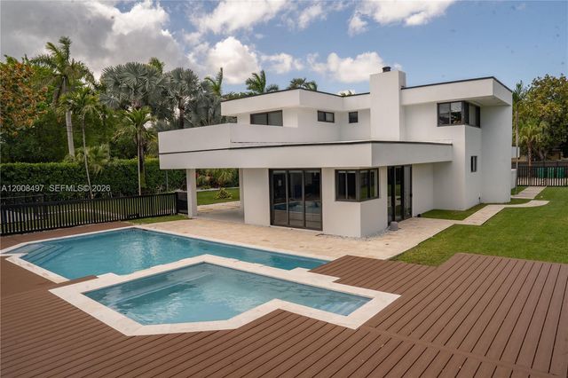 10475 SW 72nd Ave, Pinecrest, FL 33156