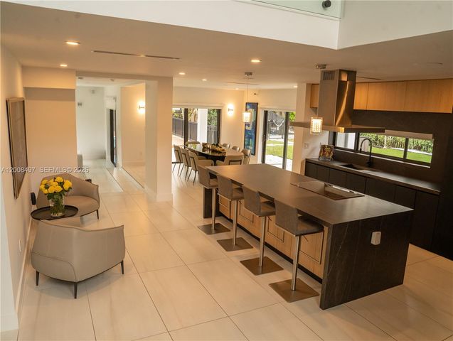 10475 SW 72nd Ave, Pinecrest, FL 33156