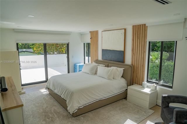 10475 SW 72nd Ave, Pinecrest, FL 33156