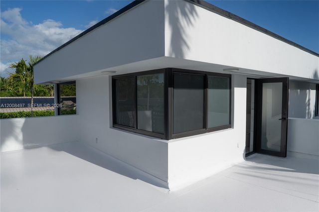 10475 SW 72nd Ave, Pinecrest, FL 33156