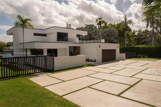 10475 SW 72nd Ave, Pinecrest, FL 33156
