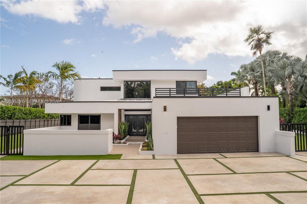 10475 SW 72nd Ave, Pinecrest, FL 33156