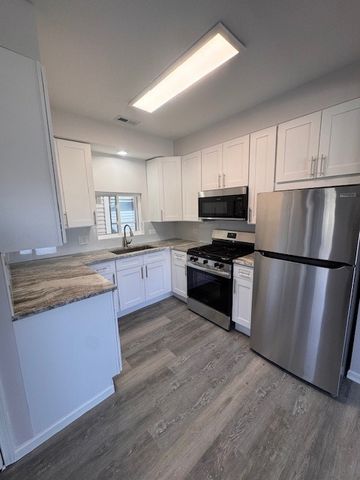 1846 Wesley Avenue 3, Evanston, IL 60201