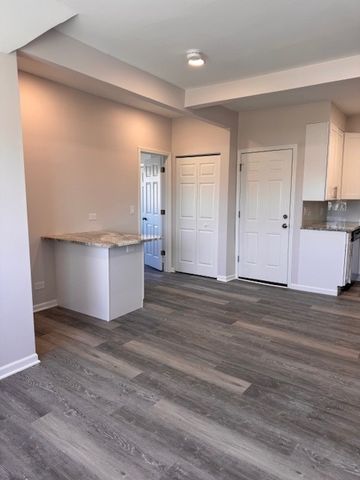 1846 Wesley Avenue 3, Evanston, IL 60201