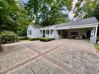 412 Colonial Circle, Jackson, MS 39211