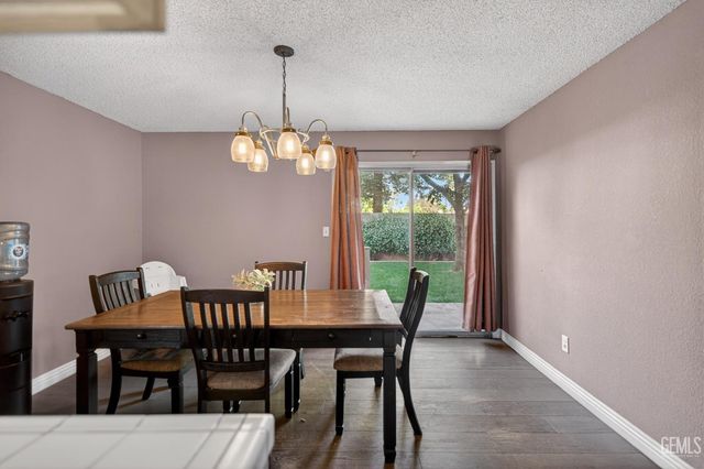 2912 Pecangrove Drive, Bakersfield, CA 93311