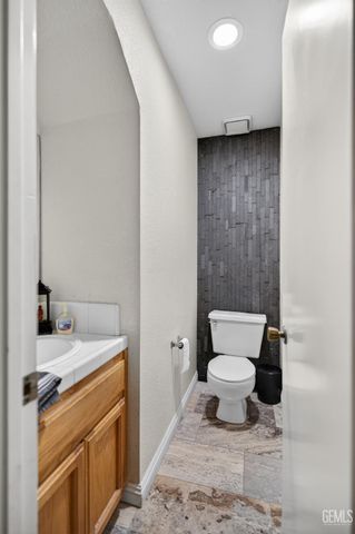 2912 Pecangrove Drive, Bakersfield, CA 93311