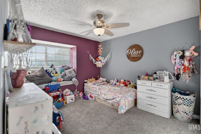 2912 Pecangrove Drive, Bakersfield, CA 93311