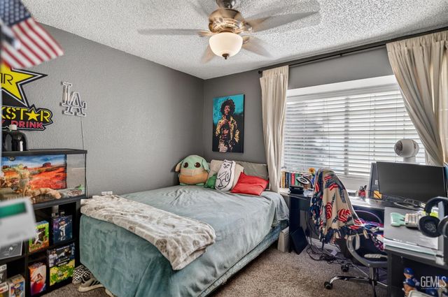 2912 Pecangrove Drive, Bakersfield, CA 93311