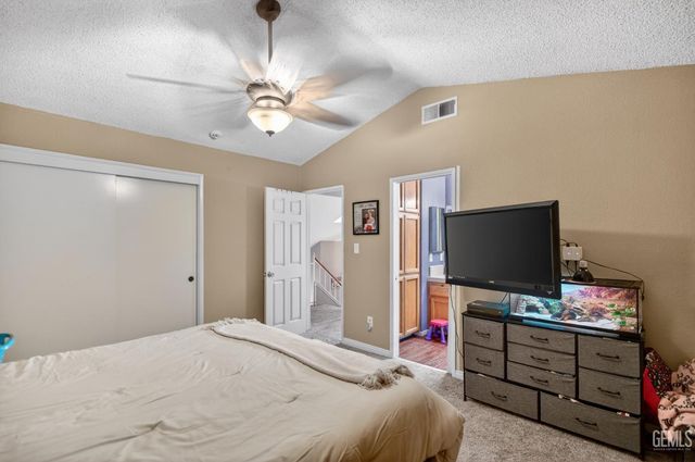 2912 Pecangrove Drive, Bakersfield, CA 93311