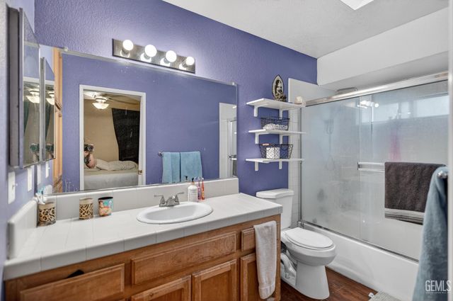 2912 Pecangrove Drive, Bakersfield, CA 93311