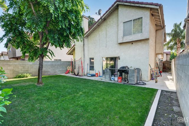2912 Pecangrove Drive, Bakersfield, CA 93311