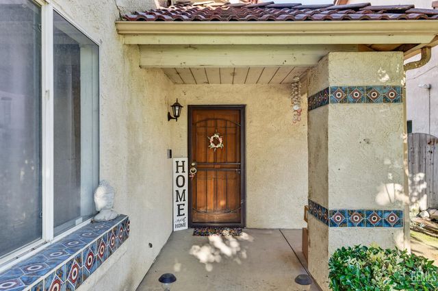 2912 Pecangrove Drive, Bakersfield, CA 93311