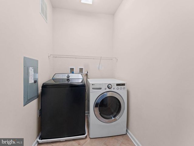 1442 SIERRA DR, Hamilton, NJ 08619