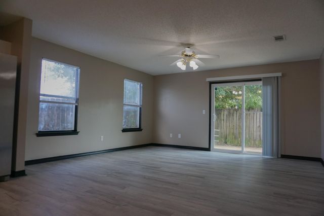 322 Apple Drive, Crestview, FL 32536