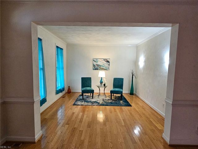 806 Falls Creek DR, Chesapeake, VA 23322
