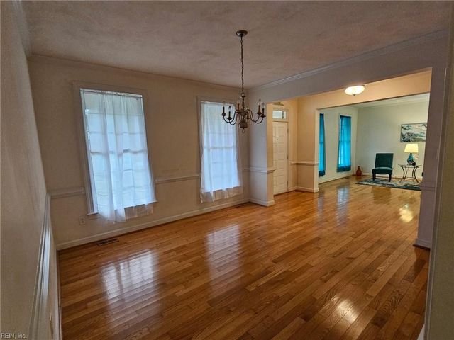 806 Falls Creek DR, Chesapeake, VA 23322