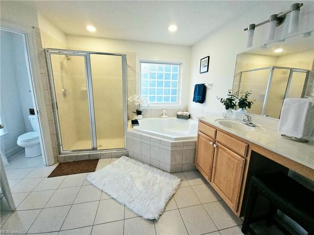806 Falls Creek DR, Chesapeake, VA 23322