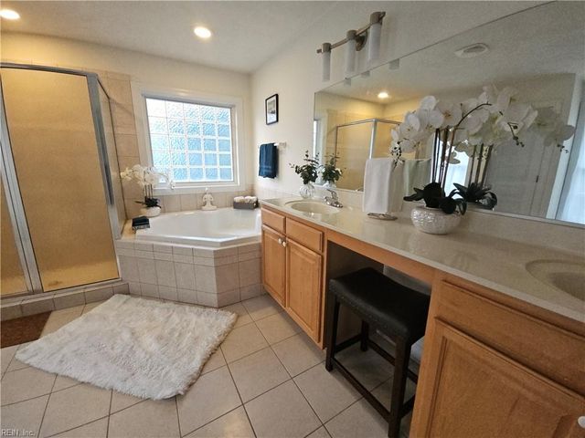 806 Falls Creek DR, Chesapeake, VA 23322