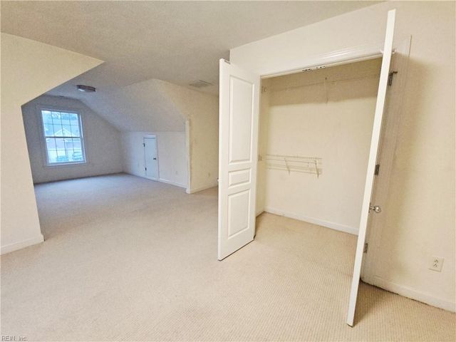 806 Falls Creek DR, Chesapeake, VA 23322