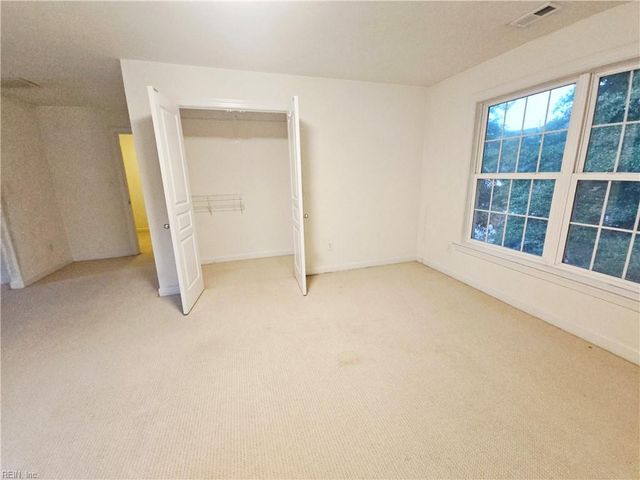 806 Falls Creek DR, Chesapeake, VA 23322
