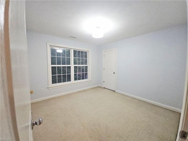 806 Falls Creek DR, Chesapeake, VA 23322