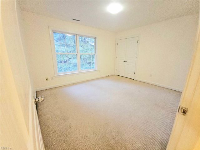 806 Falls Creek DR, Chesapeake, VA 23322