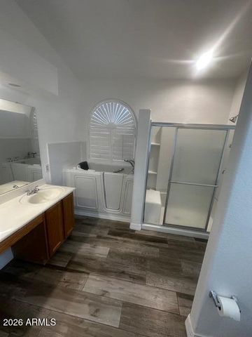 2432 E CIELO GRANDE Avenue, Phoenix, AZ 85024