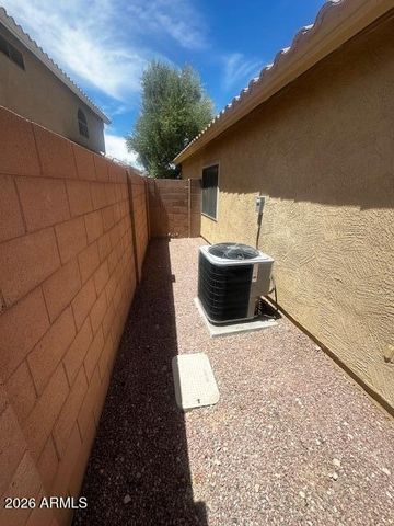 2432 E CIELO GRANDE Avenue, Phoenix, AZ 85024