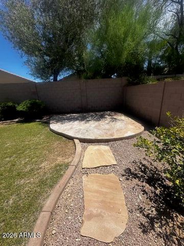 2432 E CIELO GRANDE Avenue, Phoenix, AZ 85024
