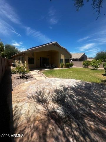 2432 E CIELO GRANDE Avenue, Phoenix, AZ 85024