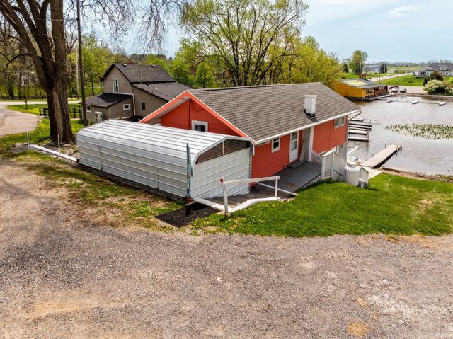 2000 LN 120 Hamilton Lake, Hamilton, IN 46742