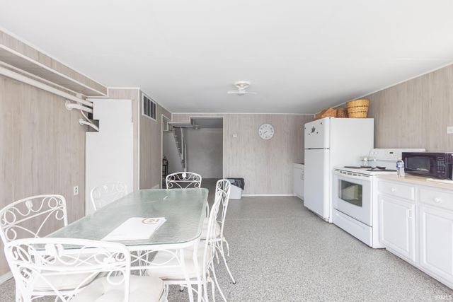 2000 LN 120 Hamilton Lake, Hamilton, IN 46742