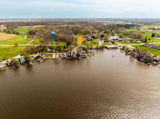 2000 LN 120 Hamilton Lake, Hamilton, IN 46742