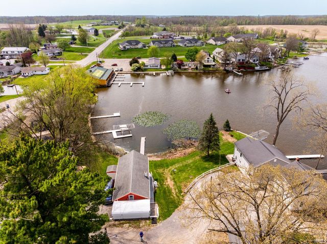 2000 LN 120 Hamilton Lake, Hamilton, IN 46742