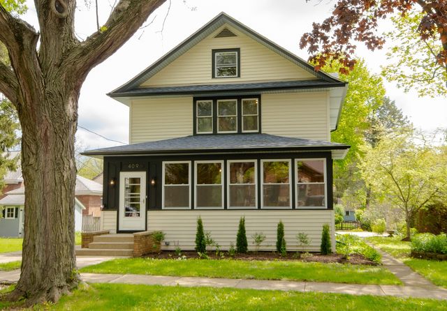 409 S 3rd Street, West Dundee, IL 60118
