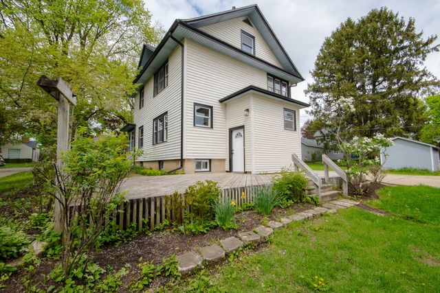 409 S 3rd Street, West Dundee, IL 60118