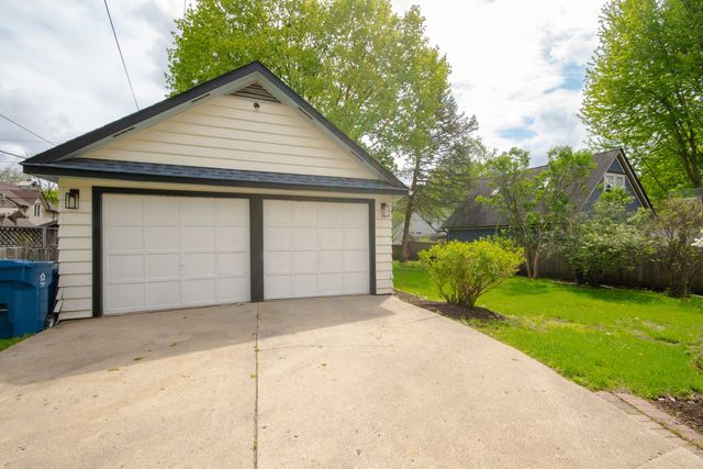 409 S 3rd Street, West Dundee, IL 60118