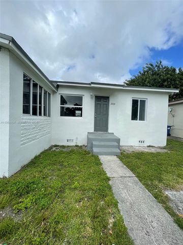 2035 NW 43rd St 2033, Miami, FL 33142