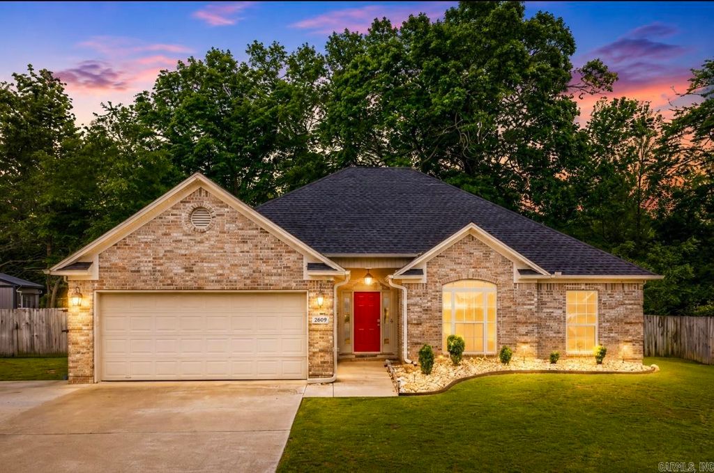 2609 Shadowcreek Drive, Bryant, AR 72022