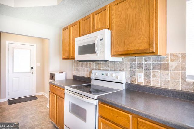 342 Peach Blossom Road, Bonaire, GA 31005