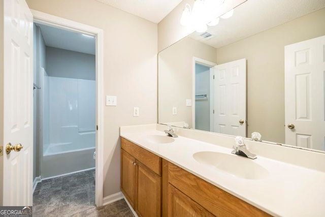 342 Peach Blossom Road, Bonaire, GA 31005